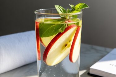 apple mint clears skin