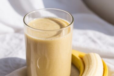 banana yogurt smoothie recipe
