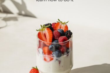 berry yogurt collagen shake
