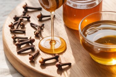 clove and honey boost immunity
