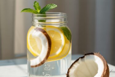 coconut lemon slimming detox