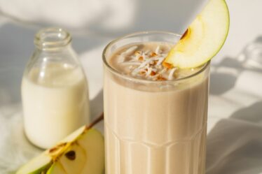 creamy apple coconut shake