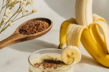 flaxseed banana night shake