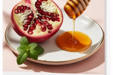 glow with pomegranate honey