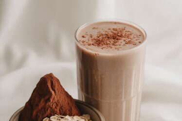 healthy chocolate oatmeal drink