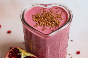 pomegranate flaxseed heart shake