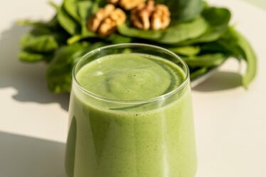 spinach walnut hair shake