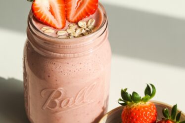 strawberry oats sleep shake