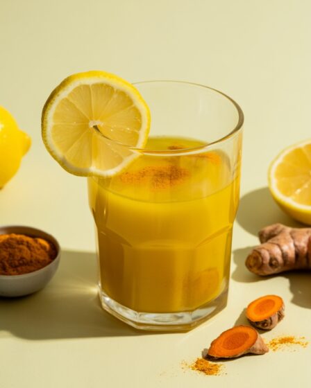turmeric and lemon detox